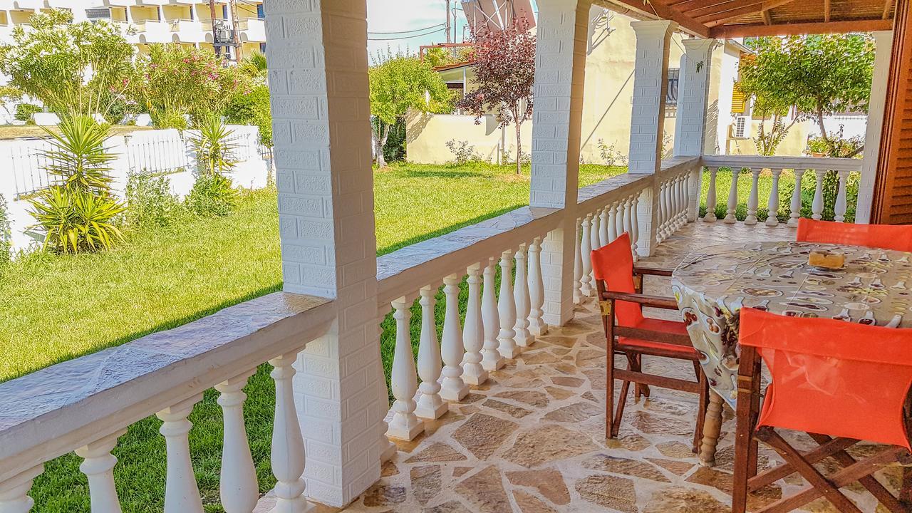 Villa Panorea Moraḯtika Luaran gambar