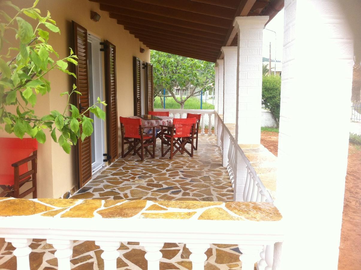 Villa Panorea Moraḯtika Luaran gambar