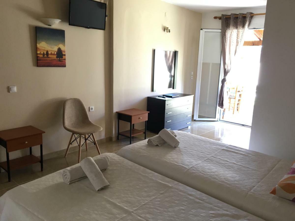 Villa Panorea Moraḯtika Luaran gambar