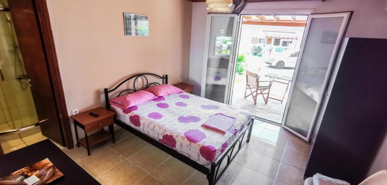 Villa Panorea Moraḯtika Luaran gambar